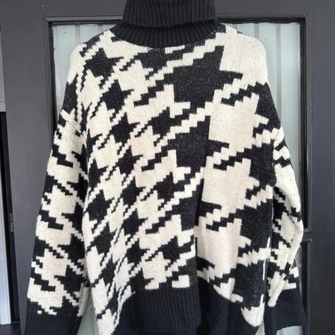 Svartvit polotröja🌸