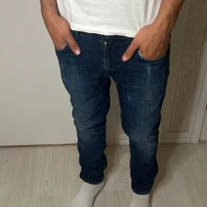 Nudie Jeans Lean Dean - Tja säljer nu ett par Nudie Jeans i storlek W29 L32 för endast 399kr! Modellen är Lean Dean. Pris är ej hugget i sten, hör av er i dm vid funderingar 🙌