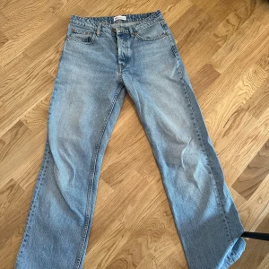 Jeans Zara storlek 38 - I fint skick 