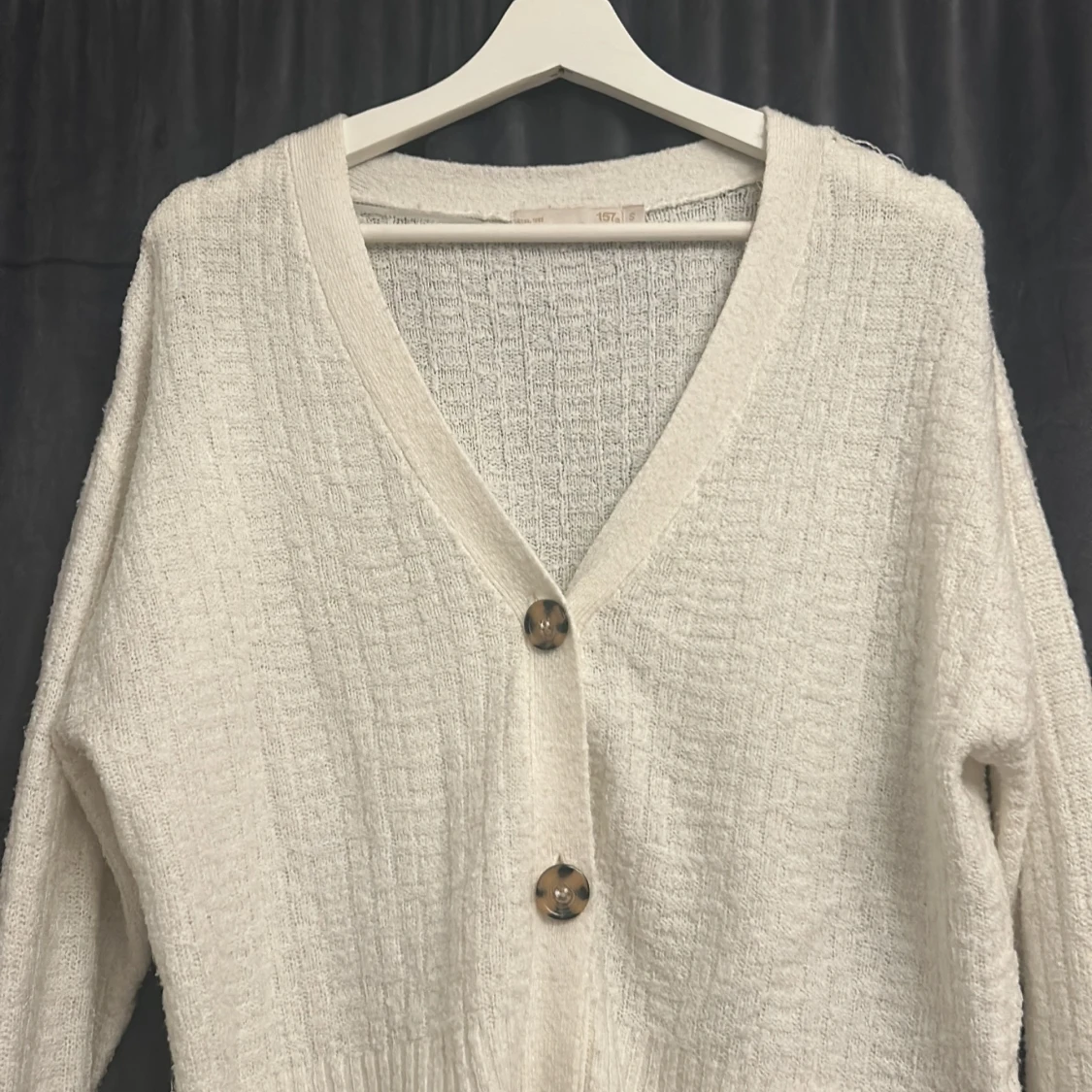 Vit stickad kofta - 1