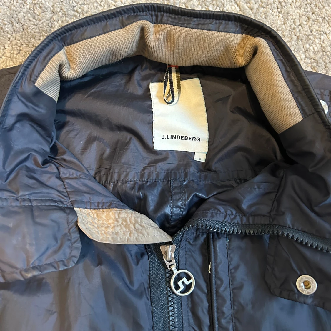 Mörkblå vindjacka från J.Lindeberg - 1
