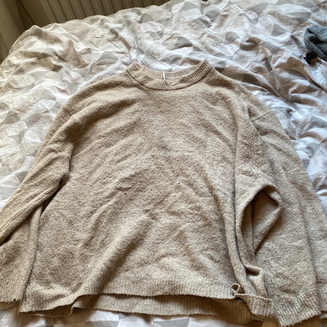 Beige stickad tröja från 157