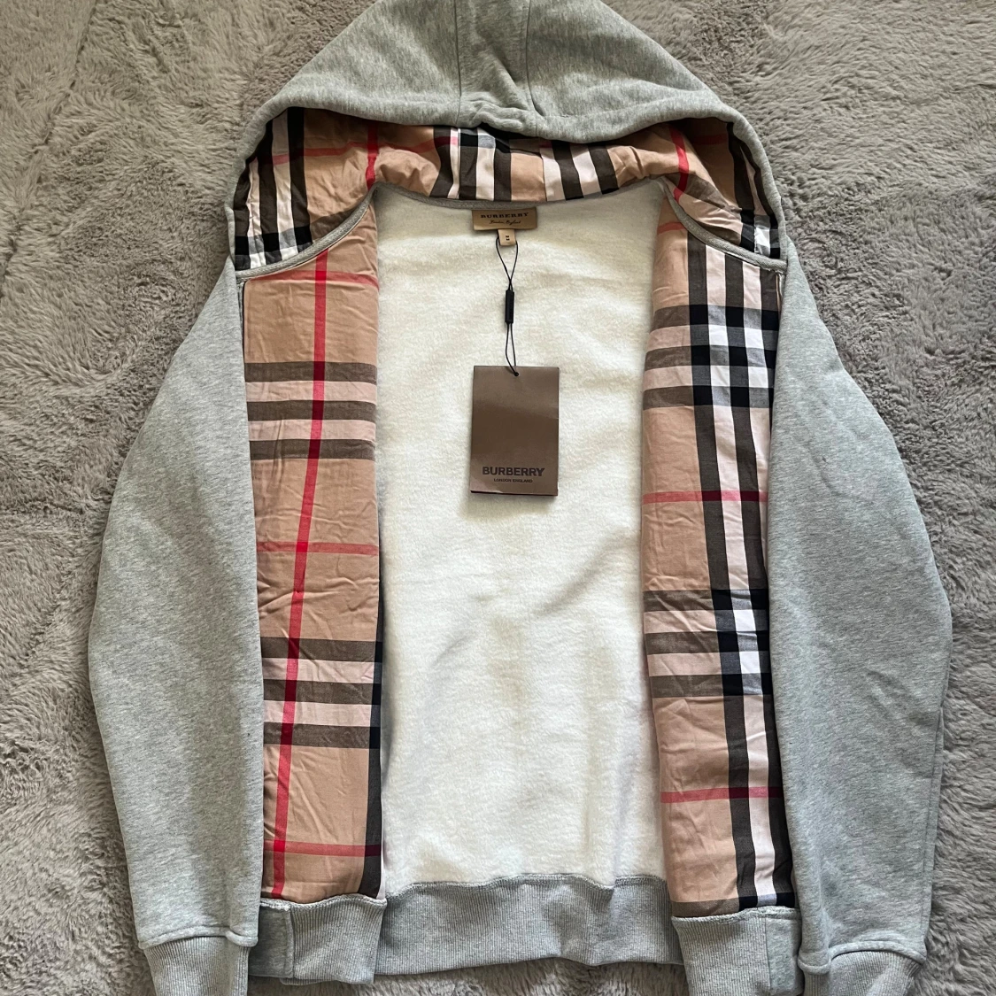 Grå Burberry hoodie med dragkedja