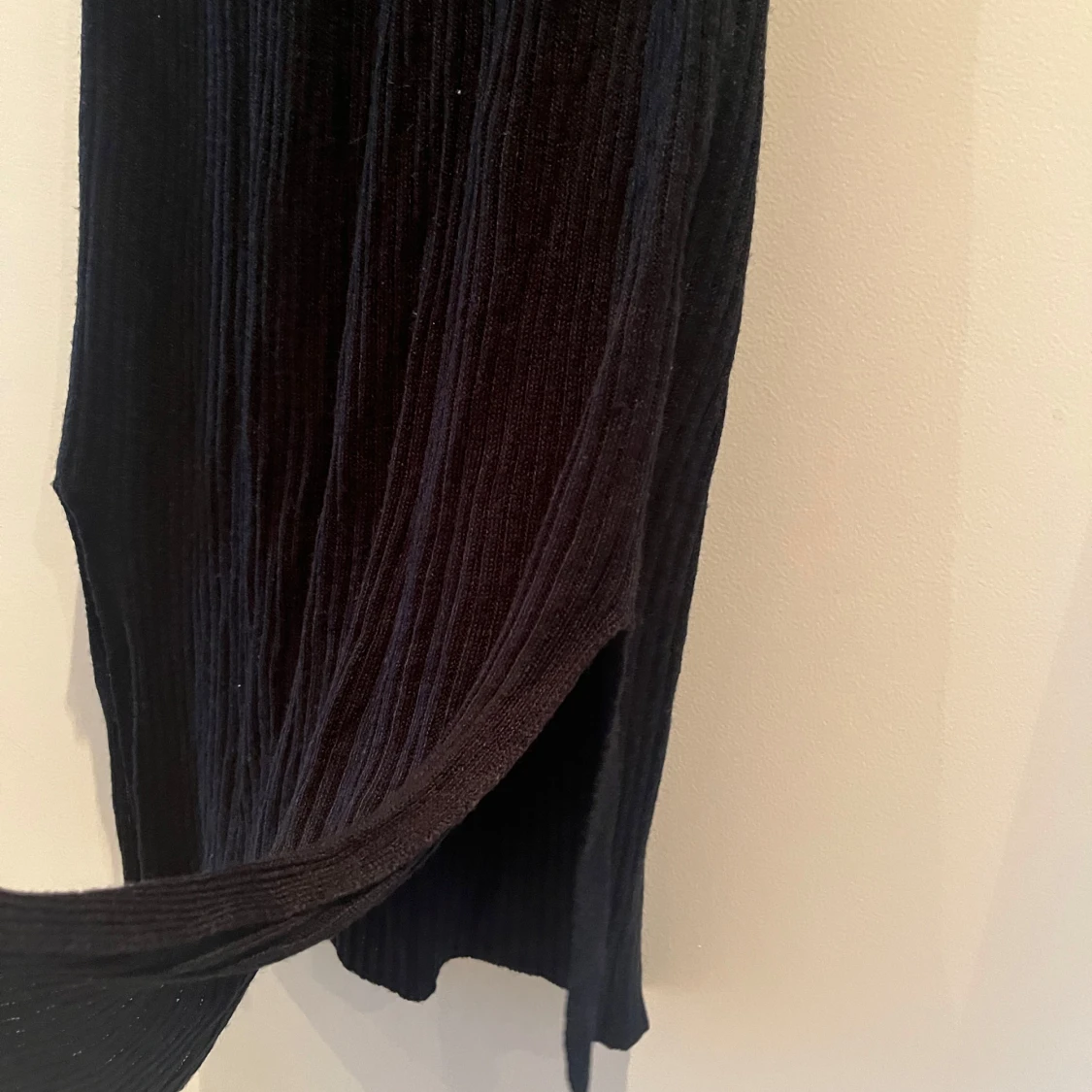 Svart ribbad långklänning C'est la vie - 3