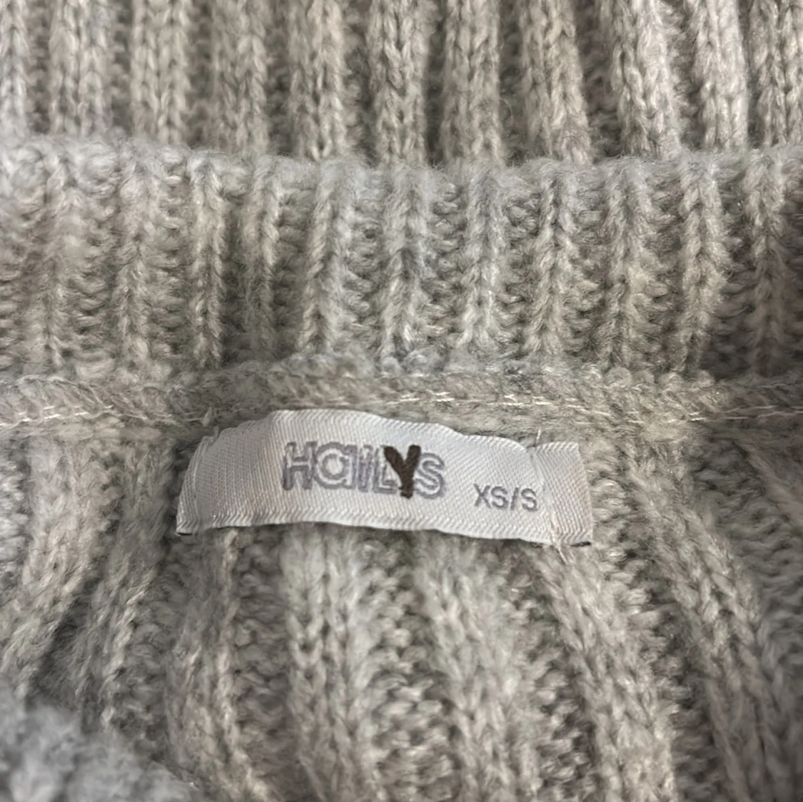 Grå ribbstickad poloklänning Hailys - 3