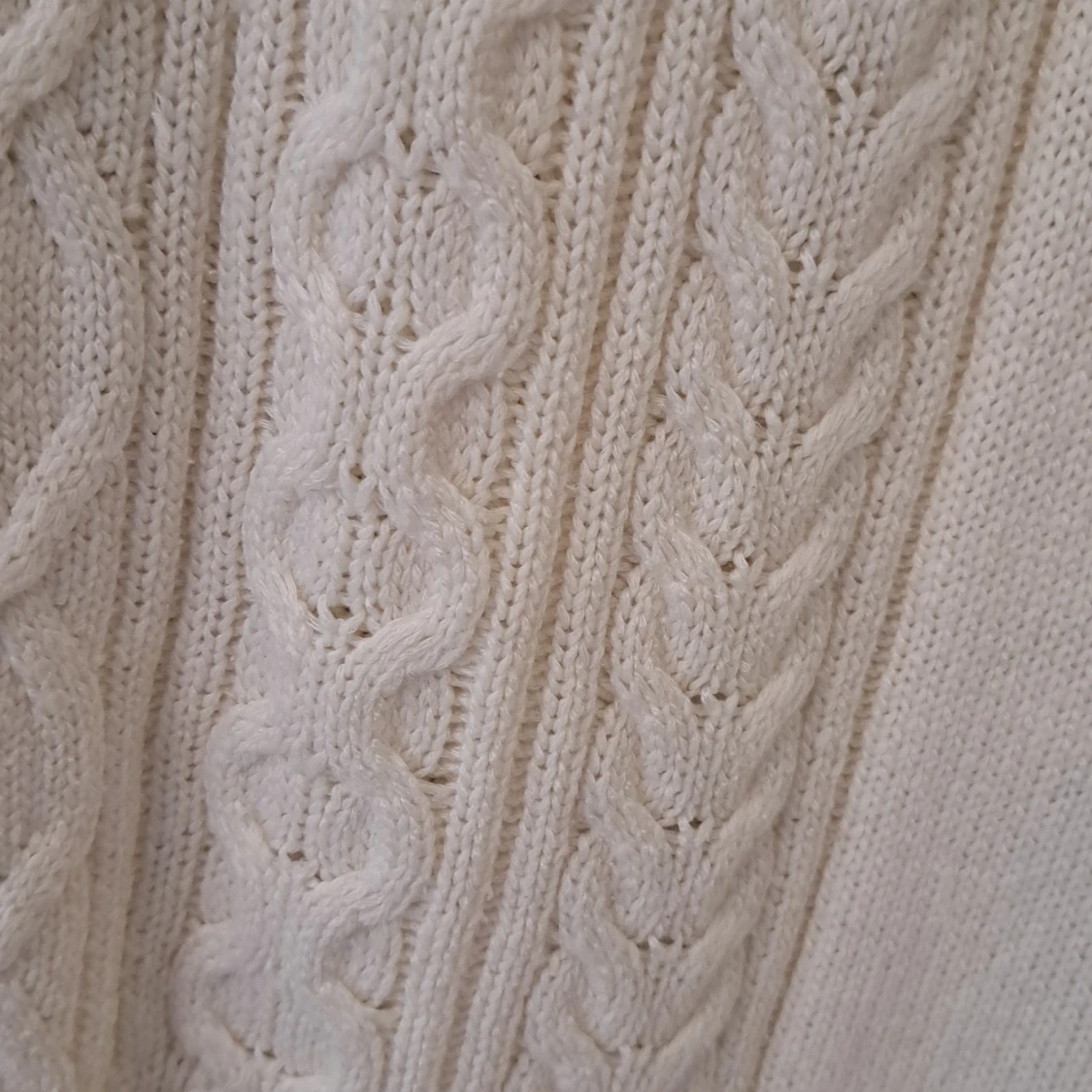 Vit kabelstickad tröja från Lindex - 2