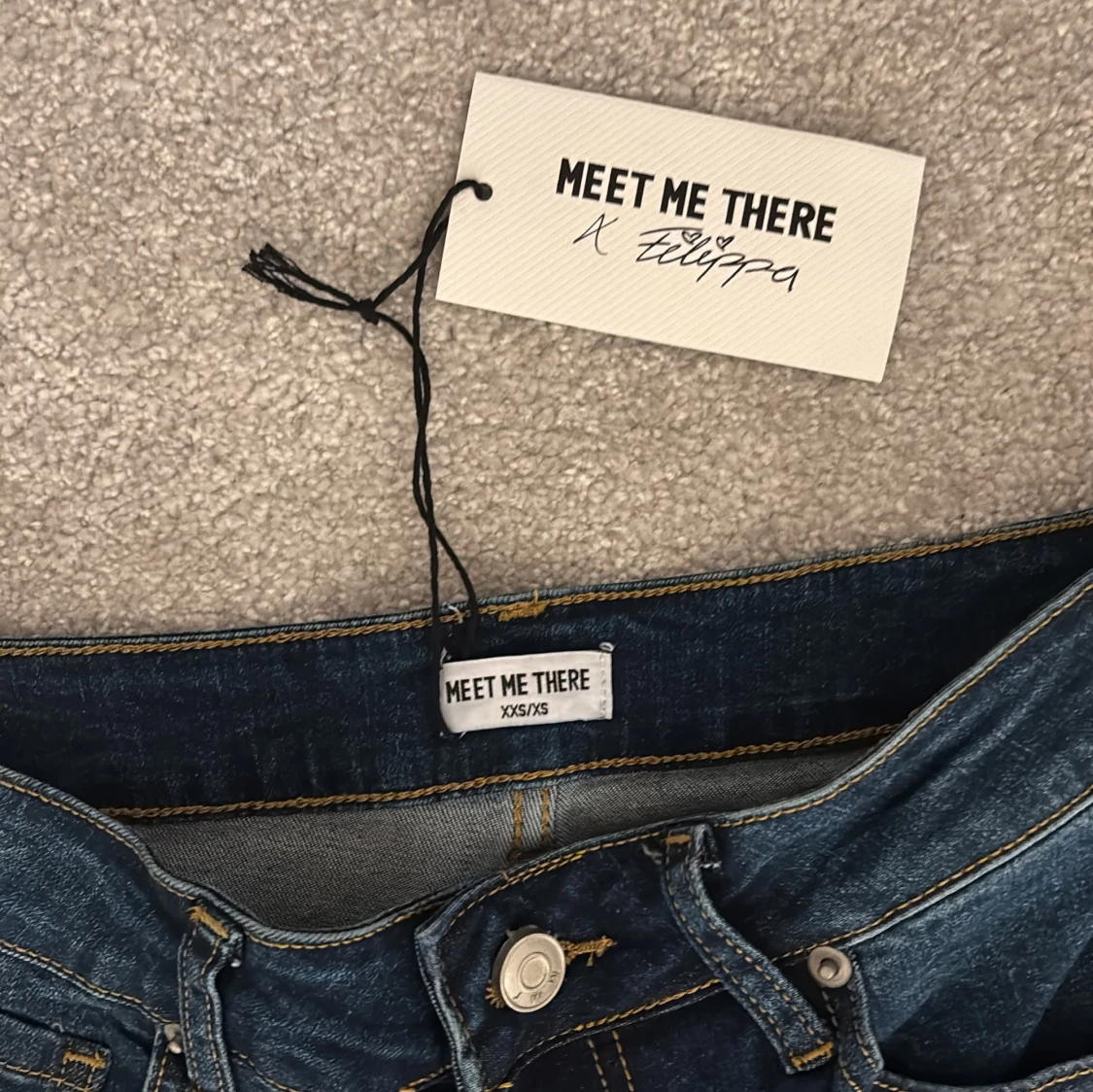 Blå bootcut jeans med spetsdetalj  - 1