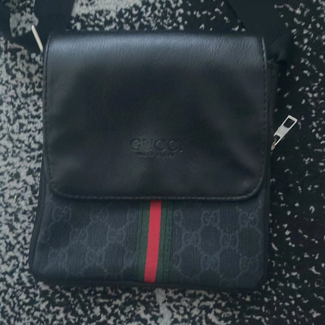 Fin väska från välkänt märke