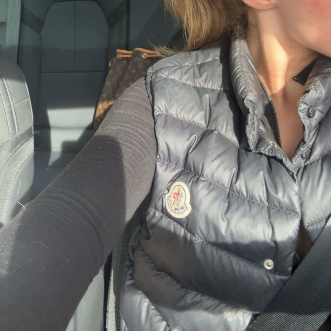 Svart dunväst från Moncler - 2