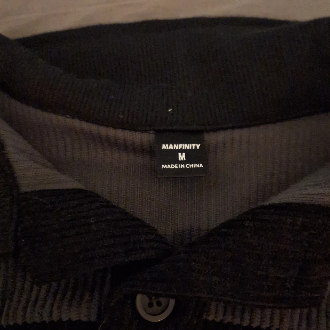 Svart-grå randig tröja - 2