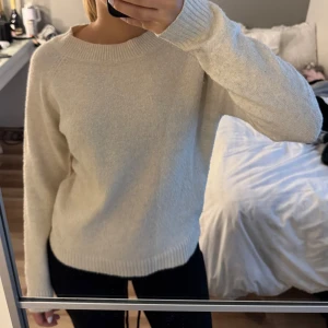 stickad tröja  - stickad tröja från vero moda!