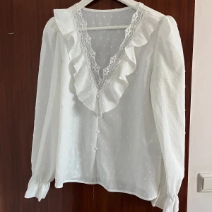 Vit Blus  - Använd en gång