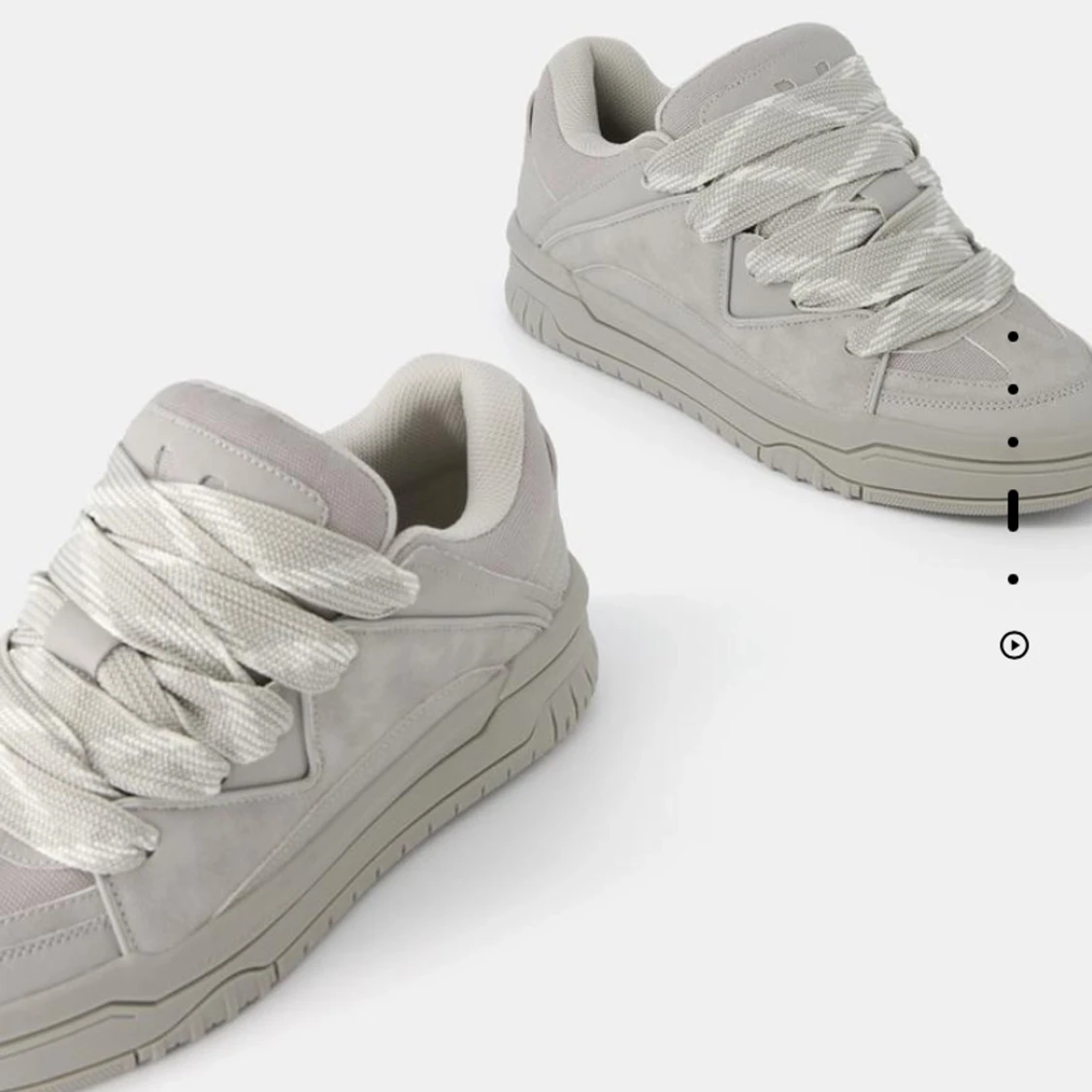 Gråa skor från Bershka  - 1