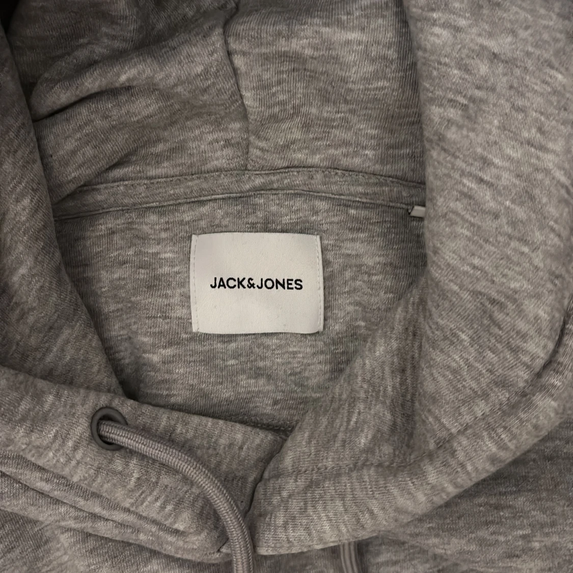 Grå hoodie från Jack & Jones - 1