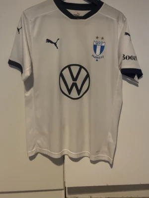 Malmö FF bortatröja Puma Botheim - Malmö ff bortatröja med Botheim 20 på ryggen. Cond 9/10. Äkta!