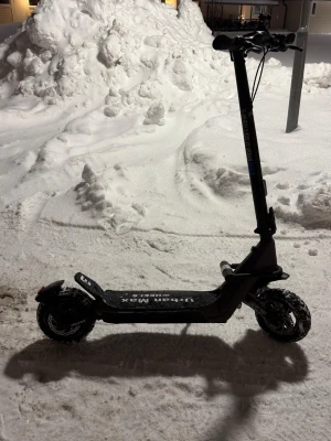 E-Wheels E2S Urban Max - E-Wheels E2S Urban Max, har bytts till vinterdäck - perfekt för vinter 40km/h, W1300   Leverans: behöver komma och ta själv(swish/kontaner)
