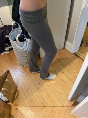 Yoga pants  - Jätte fina yoga pants från Nelly som tyvärr är för små för mig