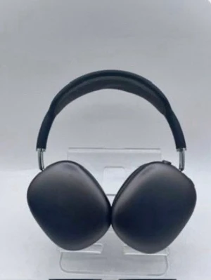 AirPods Max - Säljer ett par svarta over-ear hörlurar i fint skick. De är bekväma att använda och fungerar som de ska. Passar bra för musik, videos och vardagsanvändning. Se bilder för skick.  Varför jag säljer dem: De används inte längre.  Övrigt: Kommer från rök- och djurfritt hem. Kan skickas eller mötas upp enligt överenskommelse.