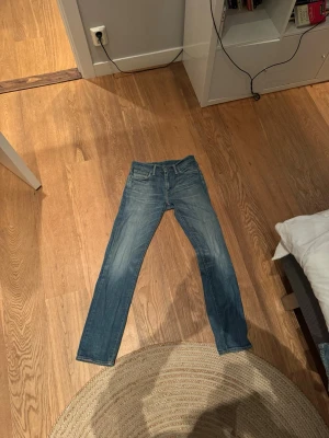 Levi's 504 - Levi’s jeans. Bra skick W28 L32. 