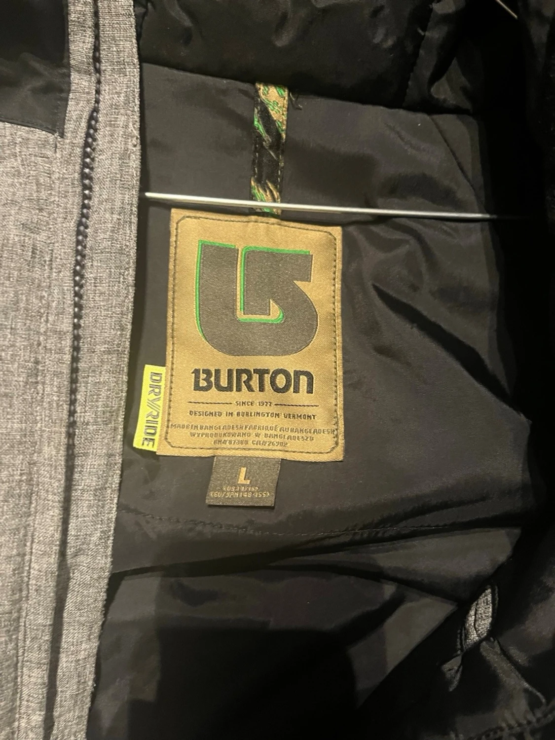Grå och svart vindjacka från Burton - 2