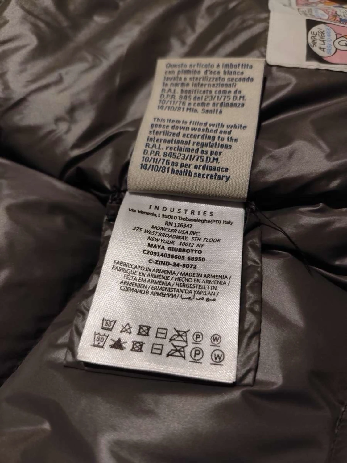 Svart Moncler dunjacka med huva - 6