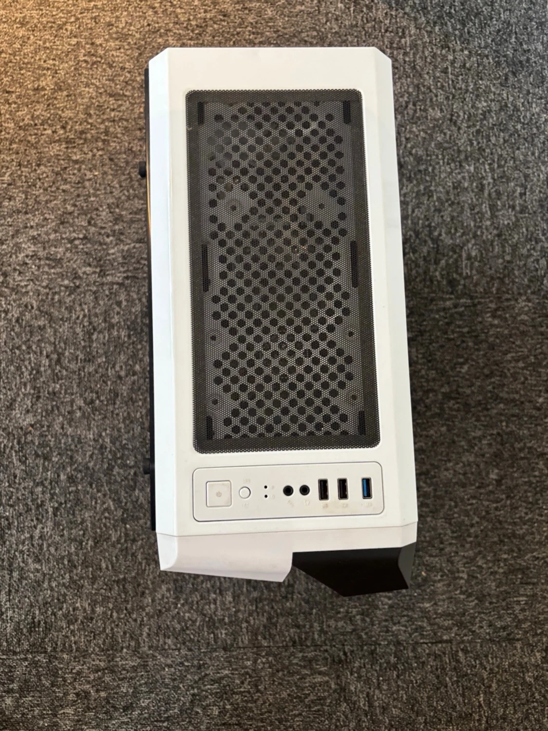 Vit stationär dator med glasfönster - 1