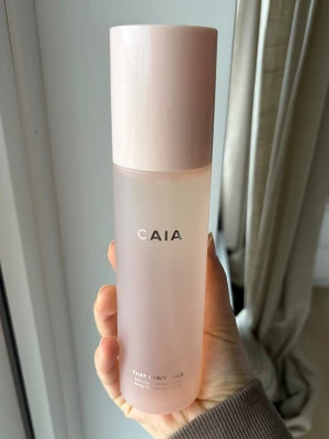 CAIA that dewy look - Stora CAIA setting spray that dewy look, som ni ser helt full endast provat en gång. 