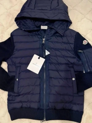 Moncler cardigan - Moncler cardigan storlek M bra passform