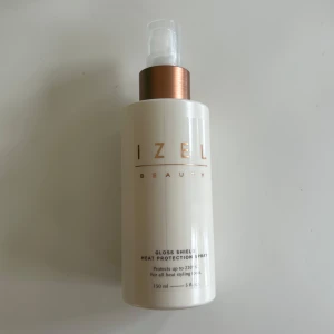 Värmeskydds spray izel - Värmeskydds spray som ger glans till håret. Från IZEL beauty. Endast testad en gång