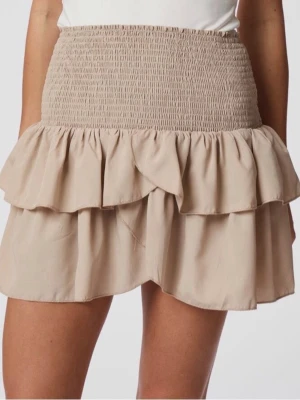 Beige Neo noir - Supersöt beige kjol från Neo Noir. Endast använd ett fåtal gånger💗 storlek S