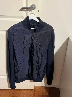 J.Lindeberg Cardigan - En J.Lindeberg cardigan i bra skick, storlek L, vid frågor är det bara att skriva