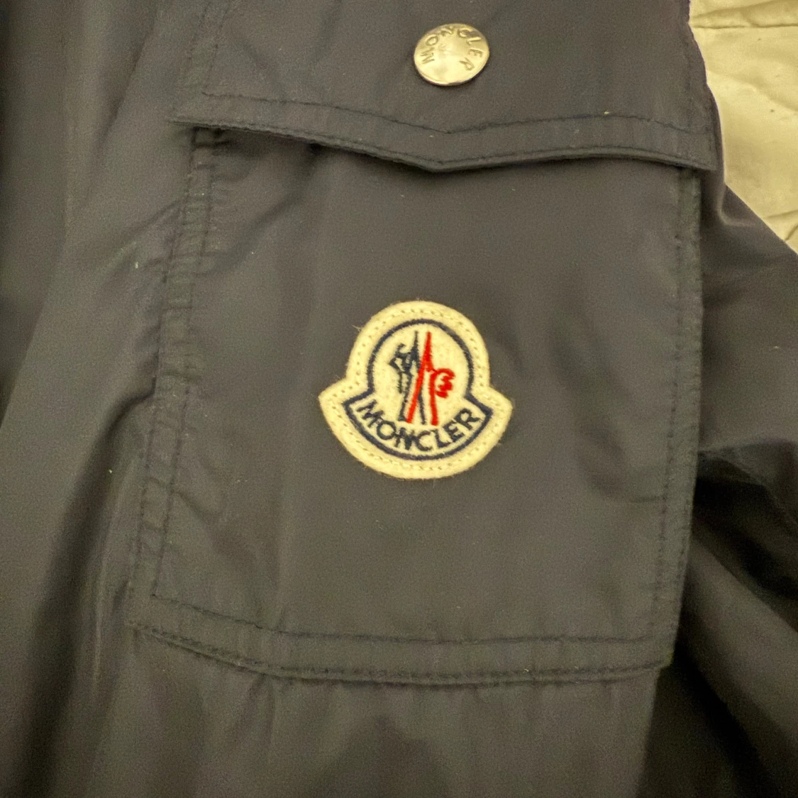 Marinblå vindjacka från Moncler - 1