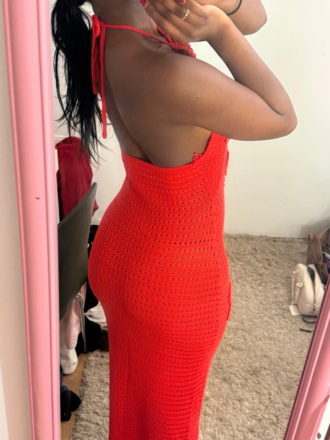 Röd virkad långklänning med blommor - 1