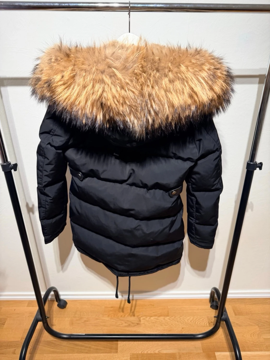 Svart dunjacka med päls från Cedrico - 1