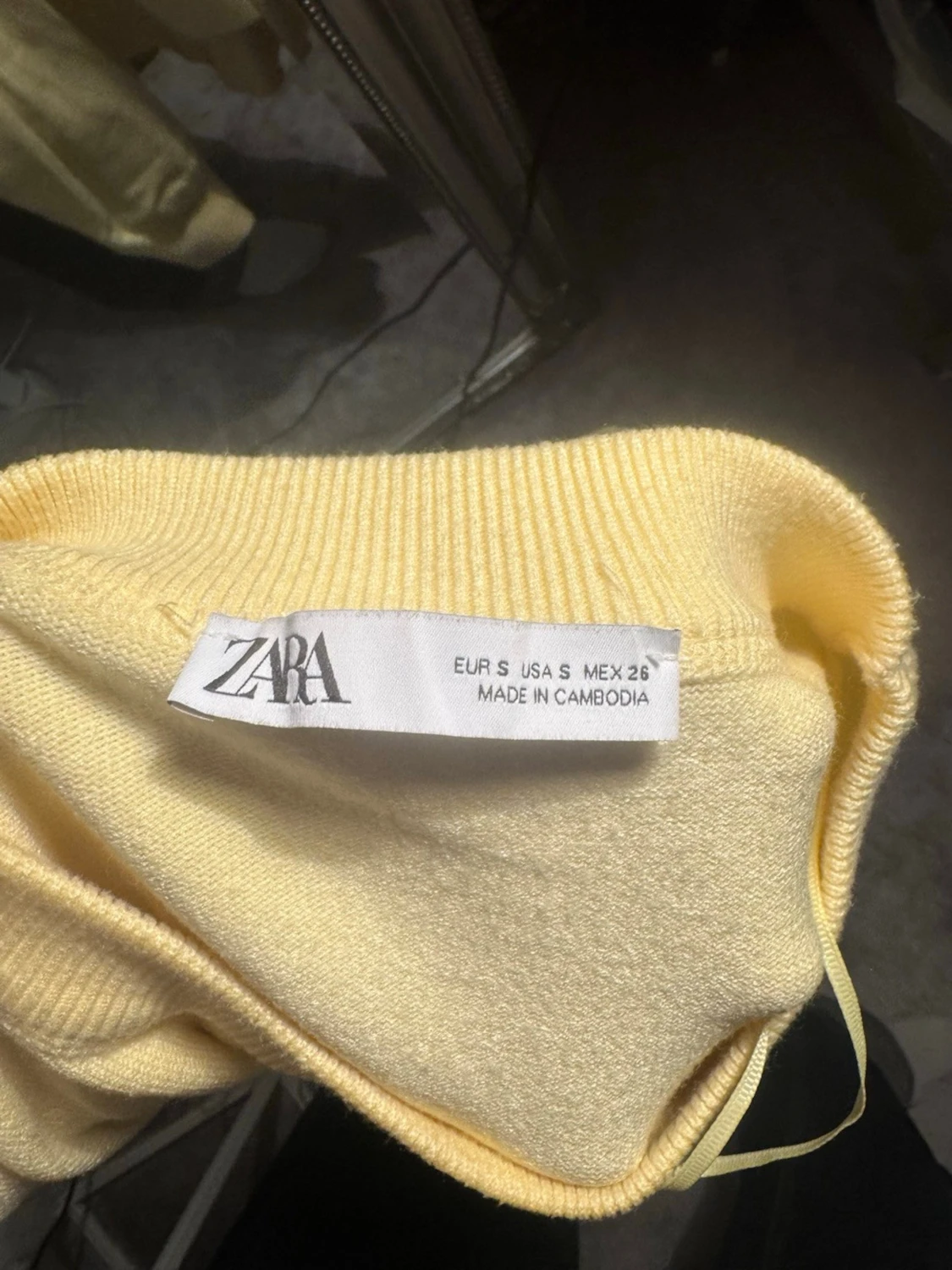 Gul stickad tröja från zara - 2