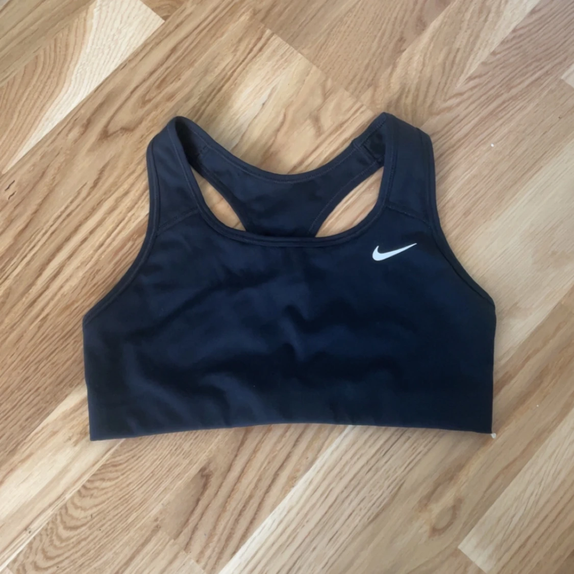 Svart Nike sporttopp - 1