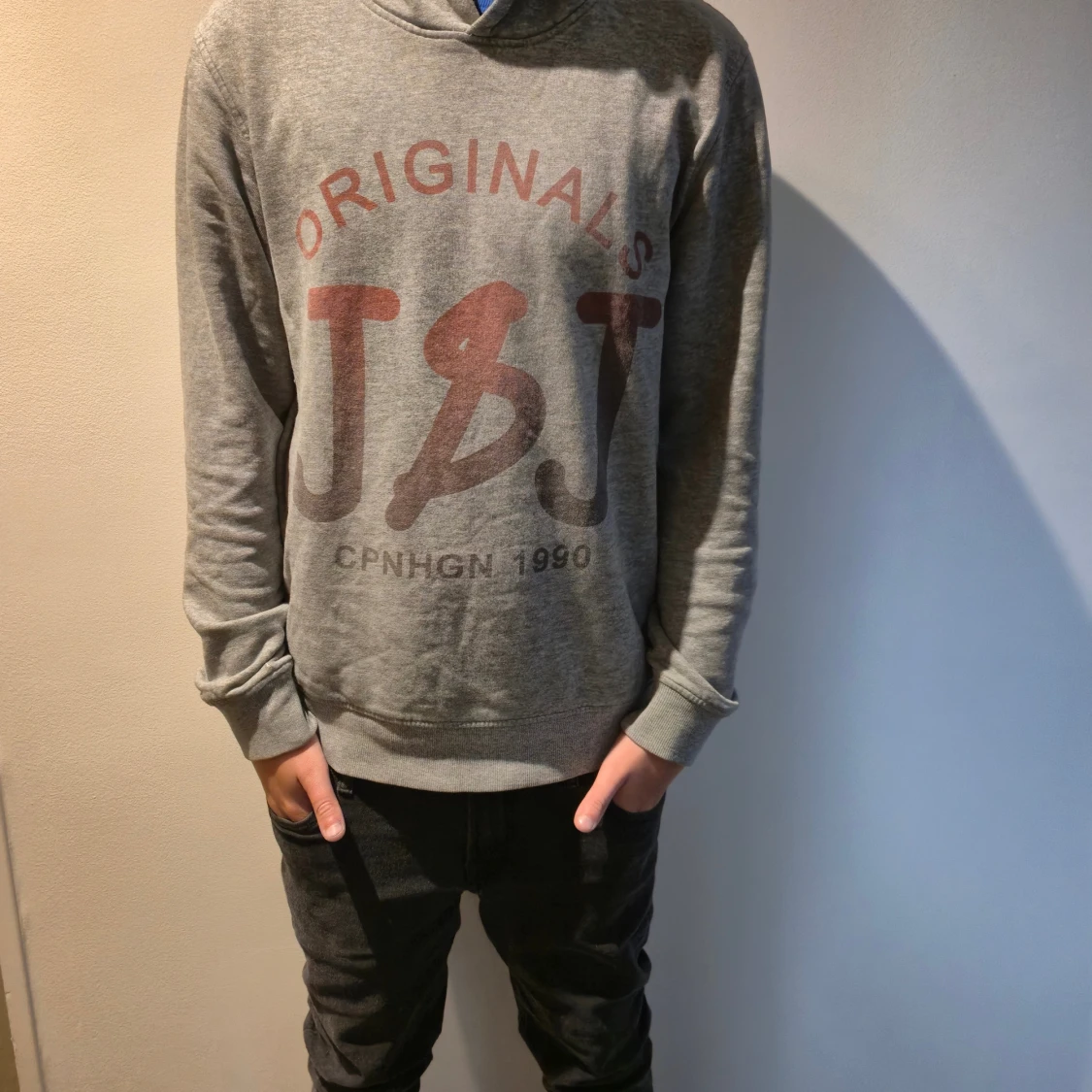 Grå sweatshirt från Jack & Jones - 1
