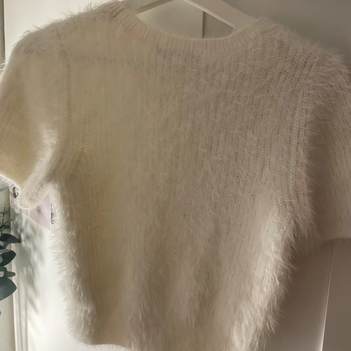 Vit fluffig stickad topp Gina Tricot - 4