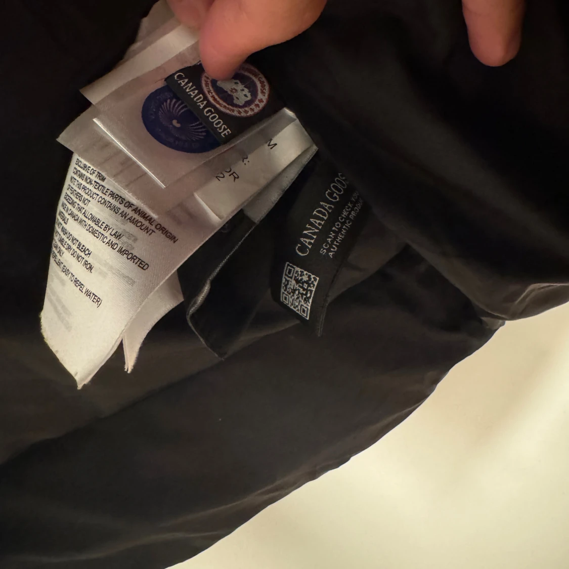 Svart dunväst från Canada Goose - 3