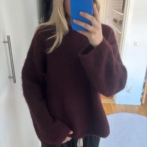 Mohair stickad tröja HM - Säljer en populär stickad tröja från HM. Den är i mycket bra skick. 🫶🫶🫶