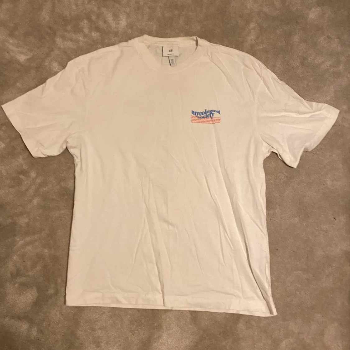 Vit t-shirt från H&M