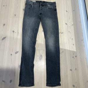 Jack and Jones byxor - Jack and Jones byxor i modellen slim/glenn | Stormen 31/32 | Mycket bra skick | kom privat för frågor📩‼️