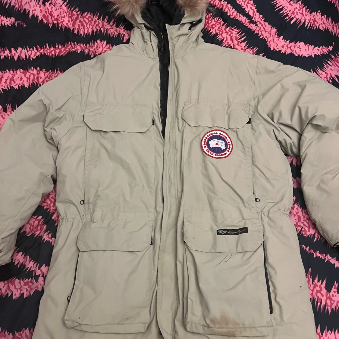 Beige Canada Goose parkas med päls