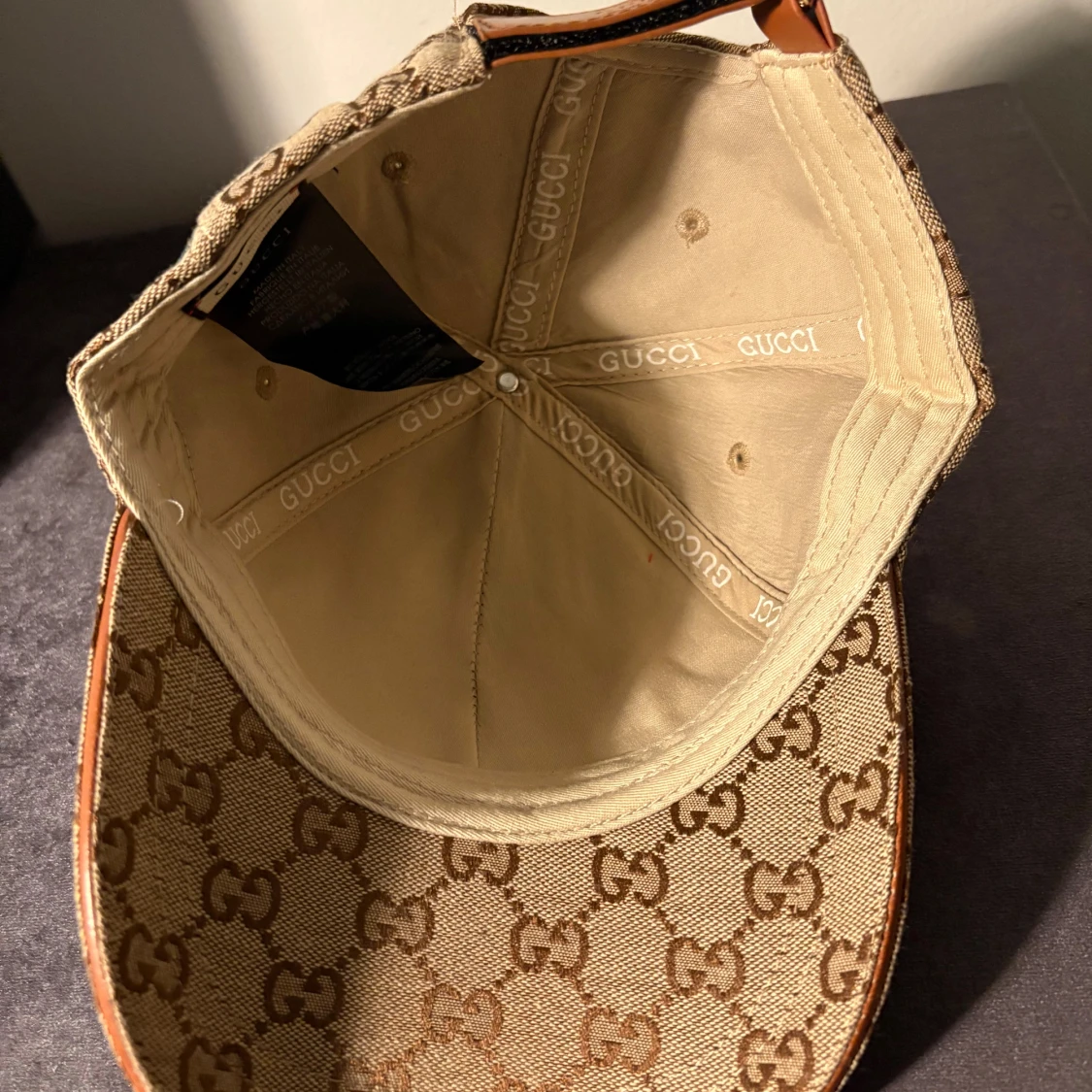 Gucci keps med GG-mönster och ränder - 3