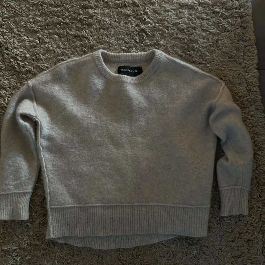 Beige stickad tröja By Malene Birger - 1