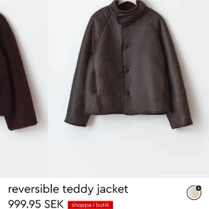 Kappa  - Jättesnygg brun kappa från Gina Tricot i strl S är i ba skick. Ordinarie priset är 999 säljer för 250!🤍