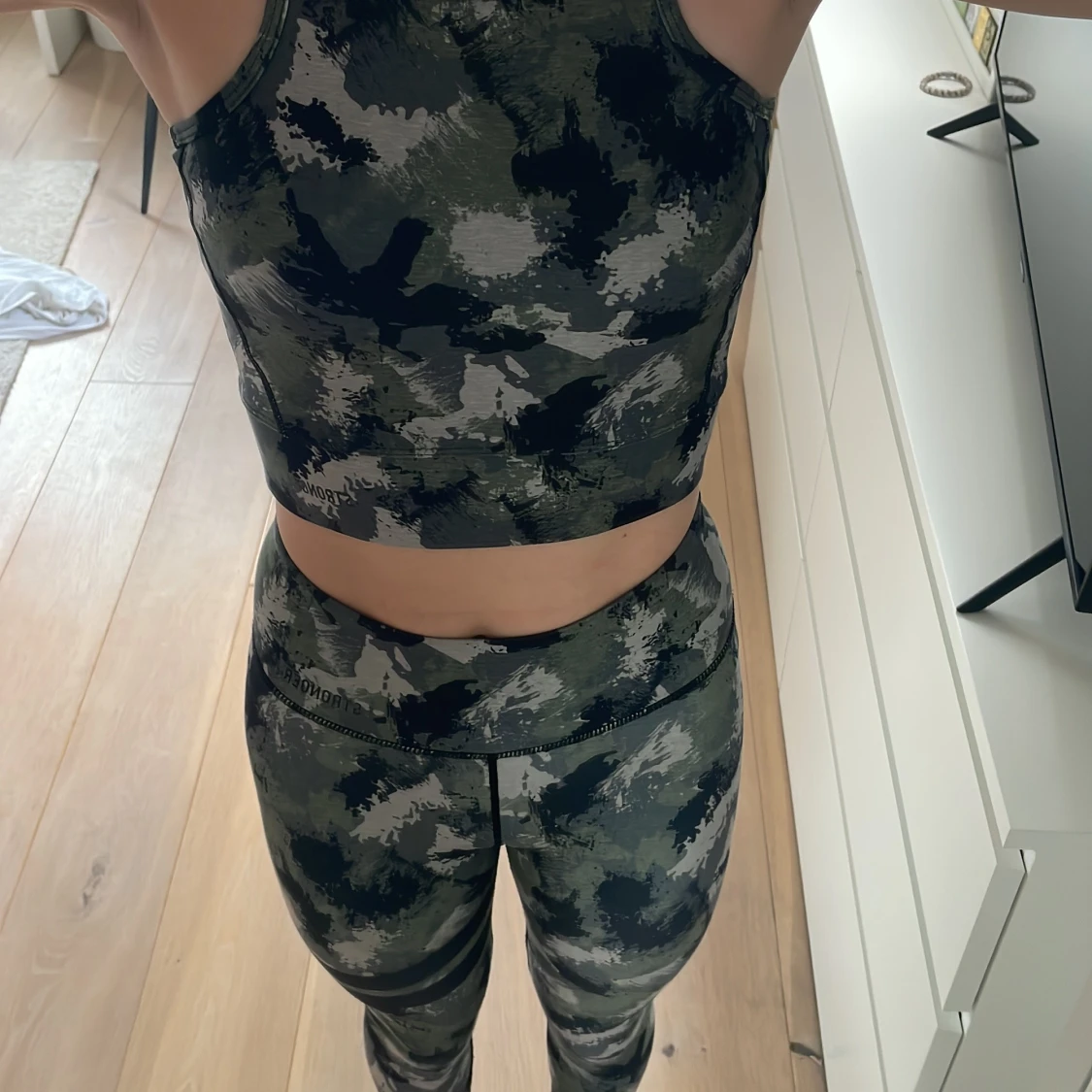 Camo träningstopp från Stronger XS