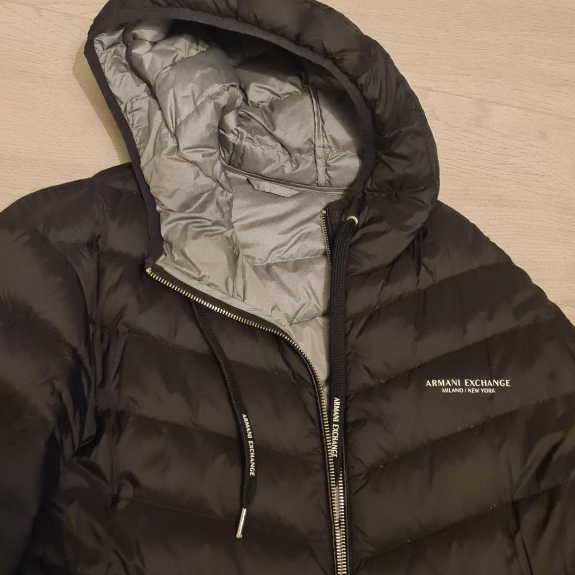 Svart dunjacka från Armani Exchange - 2