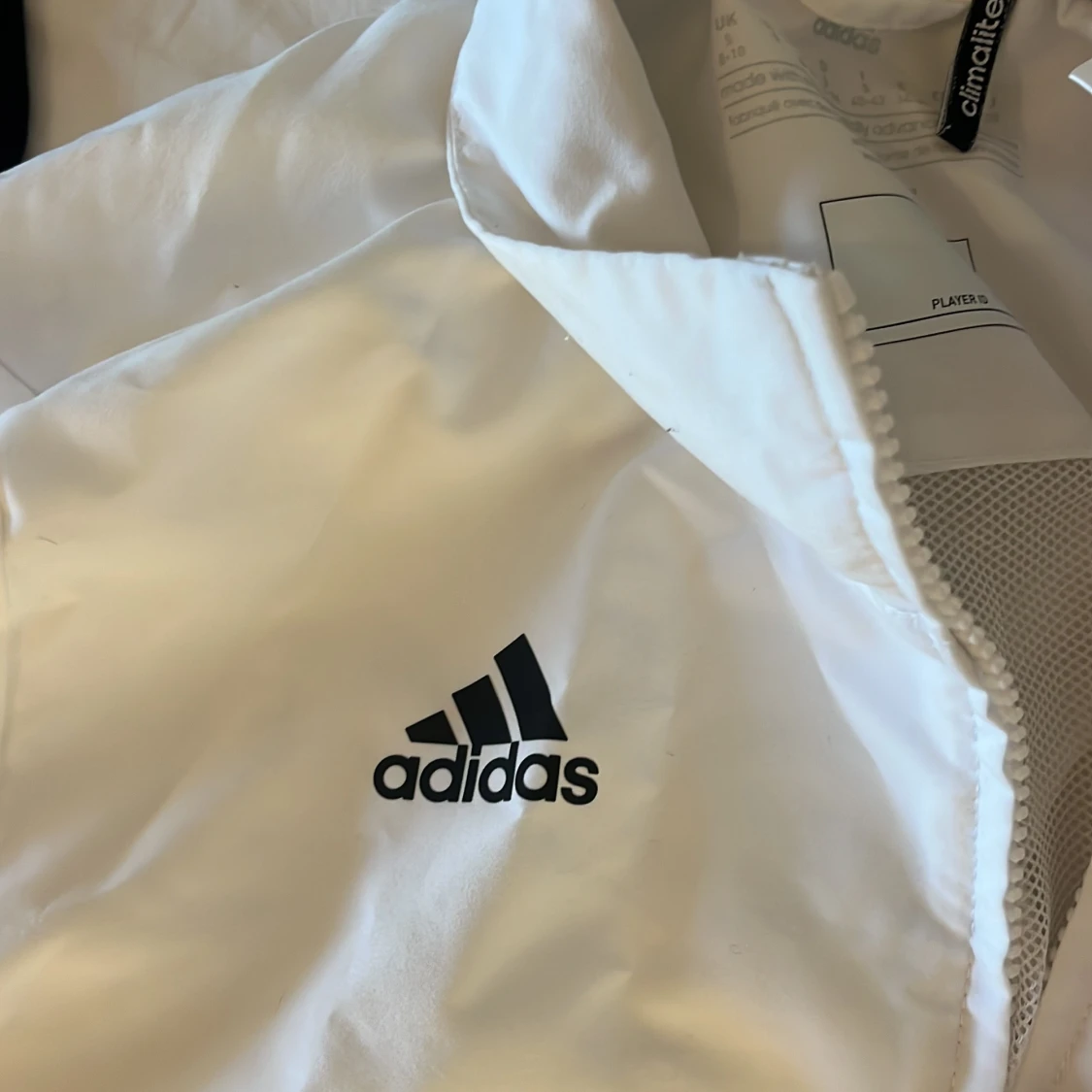 Vit vindjacka från Adidas Climalite - 3