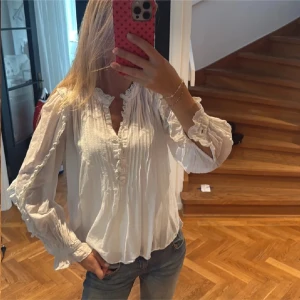 Zadig et Voltaire blus - Blus från Zadig !!! Jätte snygg men är för liten för mig. Storlek XS